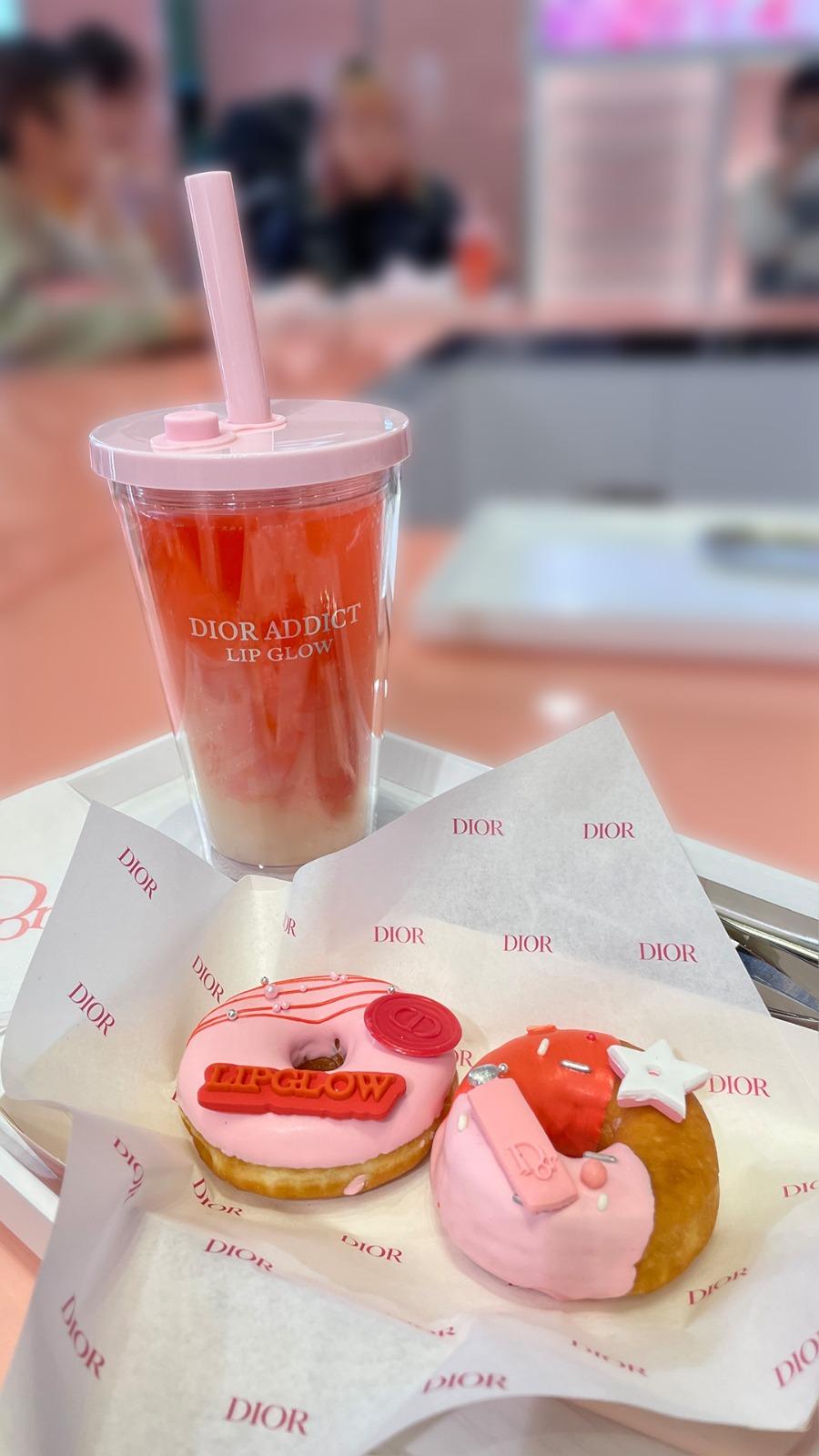 特製專屬色調特飲及甜甜圈