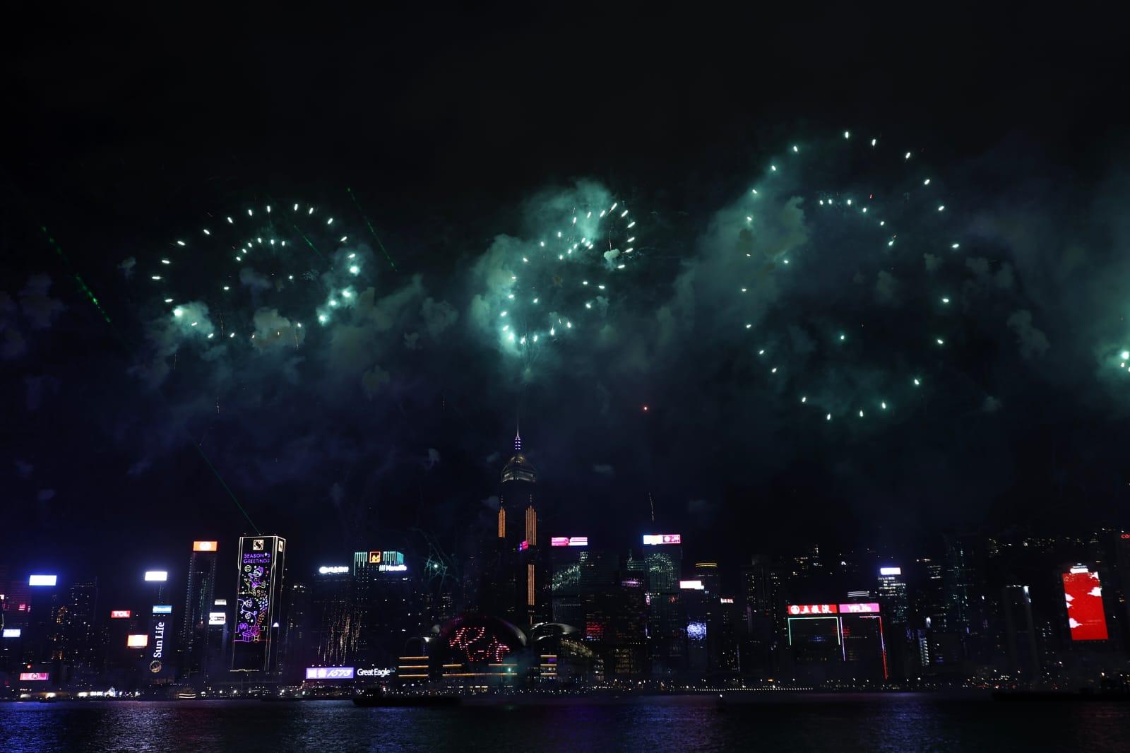 不少市民表示不知道哪個是所謂的熊貓圖案。(林俊源攝)