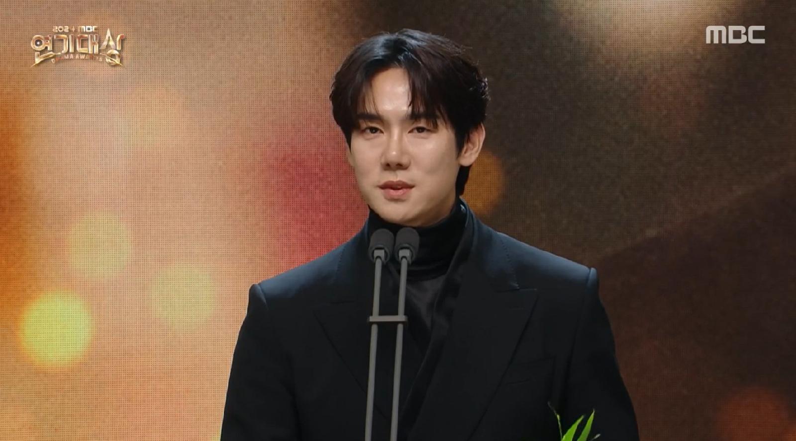 《現在撥打的電話》的柳演錫,是另一位「視帝」。