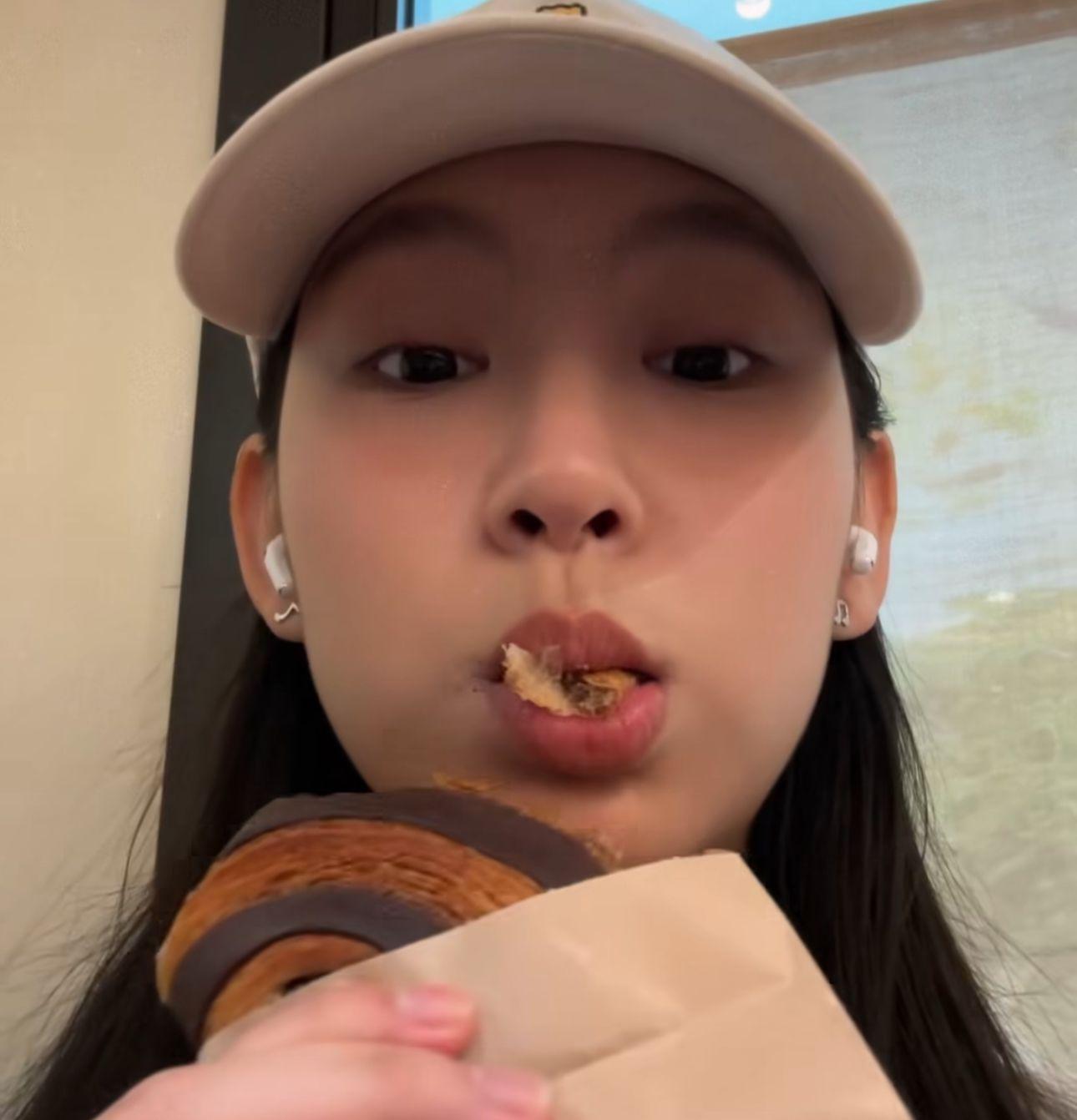 聲夢小天后炎明熹近月來傳出因合約問題與TVB鬧翻,一直被雪。