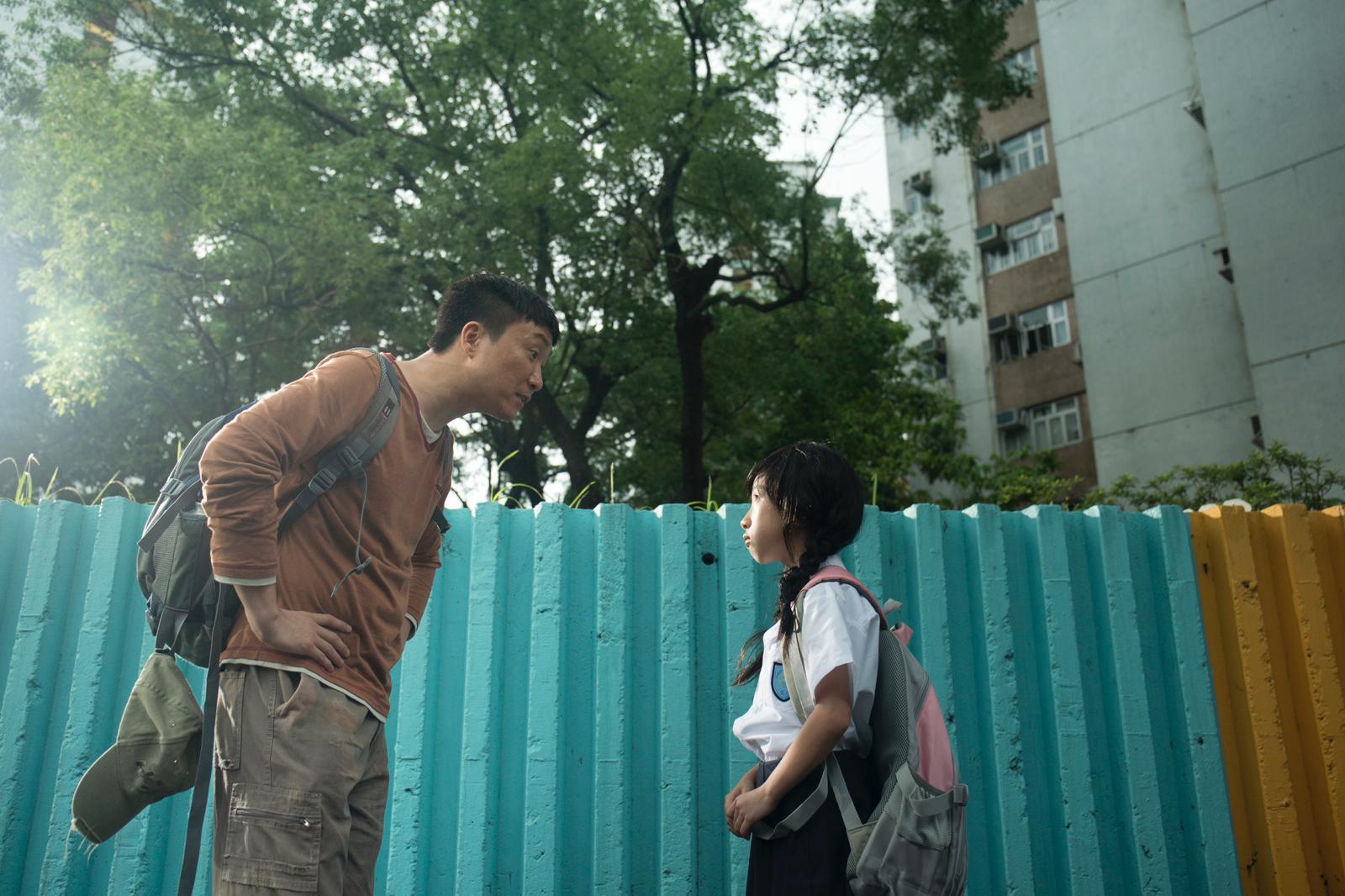 演出阿龍女兒的傅舜盈,5歲時曾演出《5個小孩的校長》。