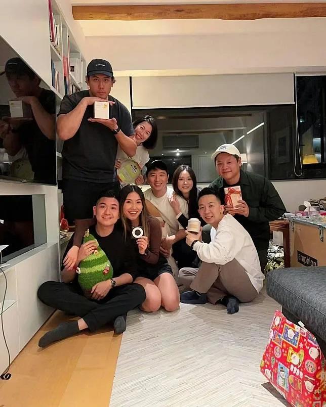 網上流傳Cloud與T-Ma出席朋友聚會的照片,兩人黐到實合照。