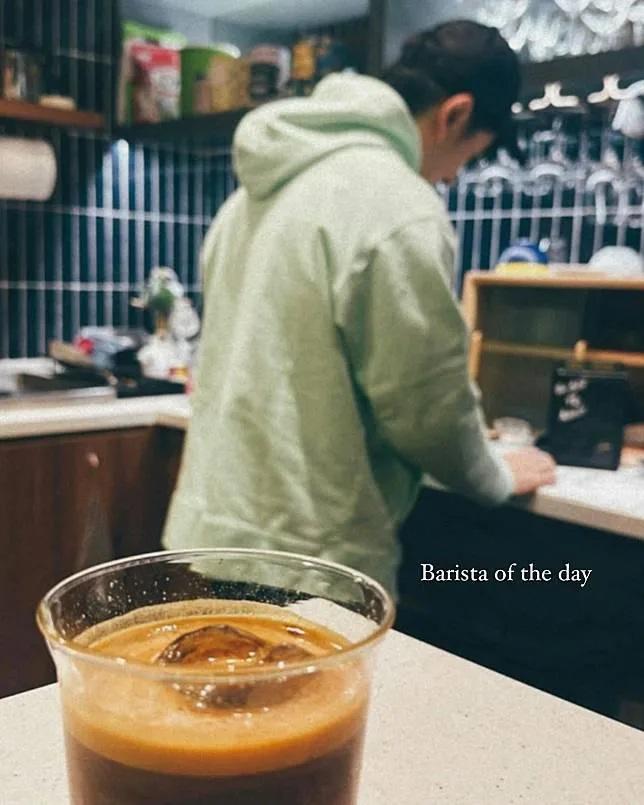 Cloud曾在社交網貼出T-Ma的背影。