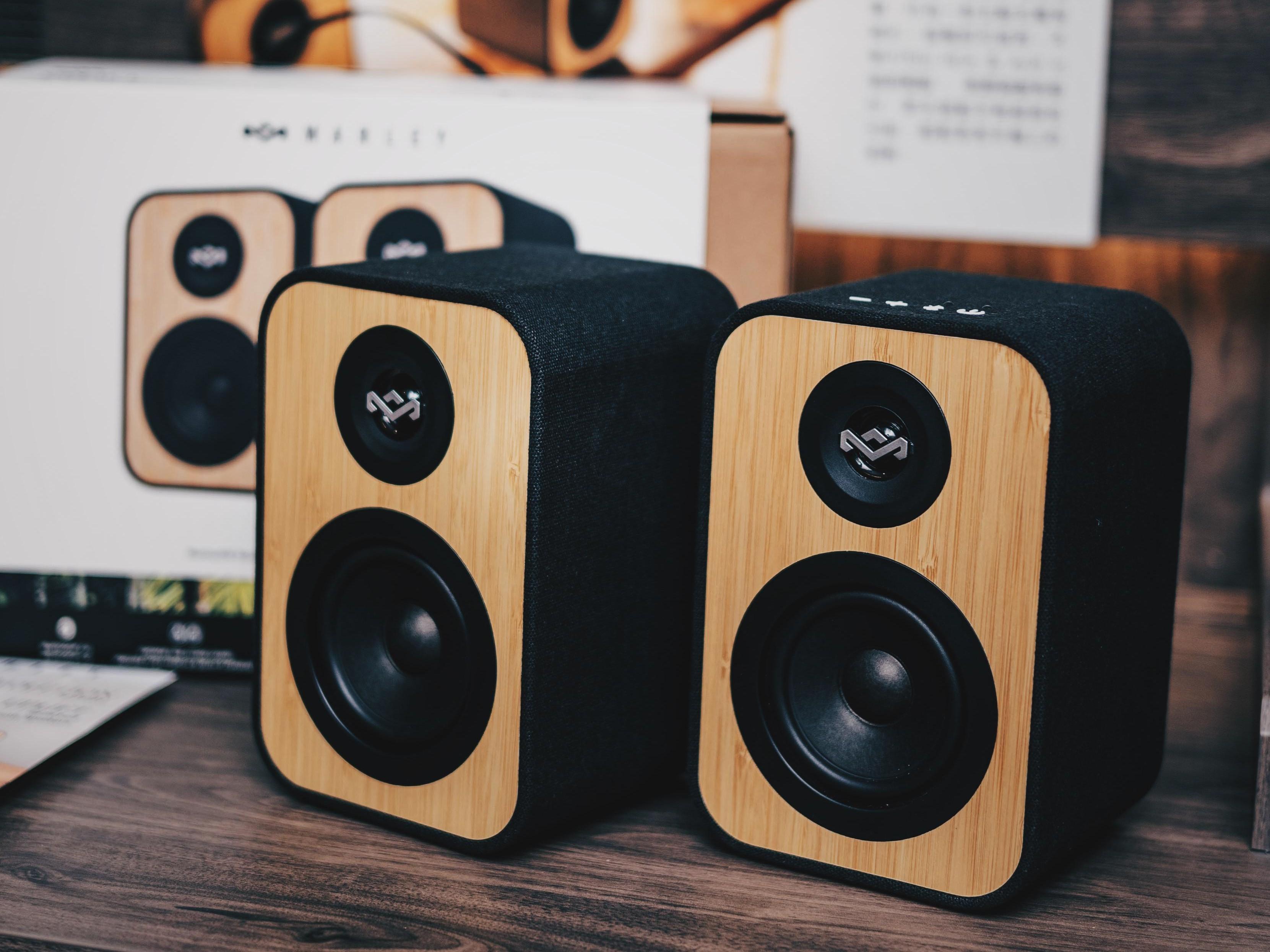 《年宵有啲嘢》最抵買是$1980的Revolution無線黑膠唱盤送喇叭及耳機。