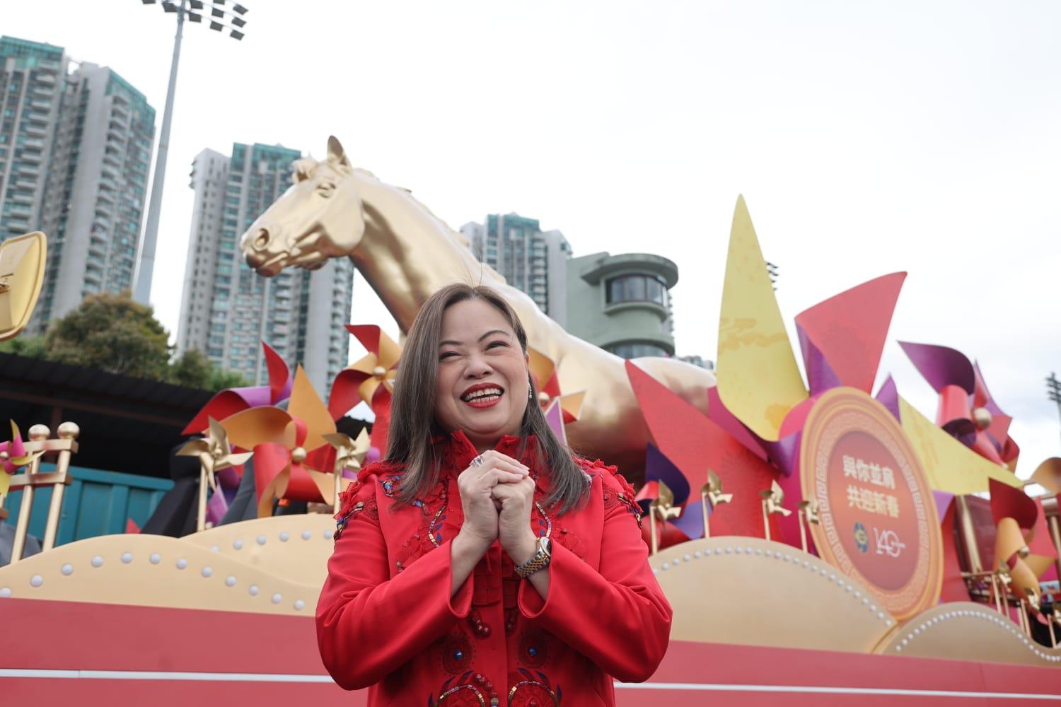 文化體育及旅遊局局長羅淑佩出席「2025農曆新年賽馬日」後會見傳媒