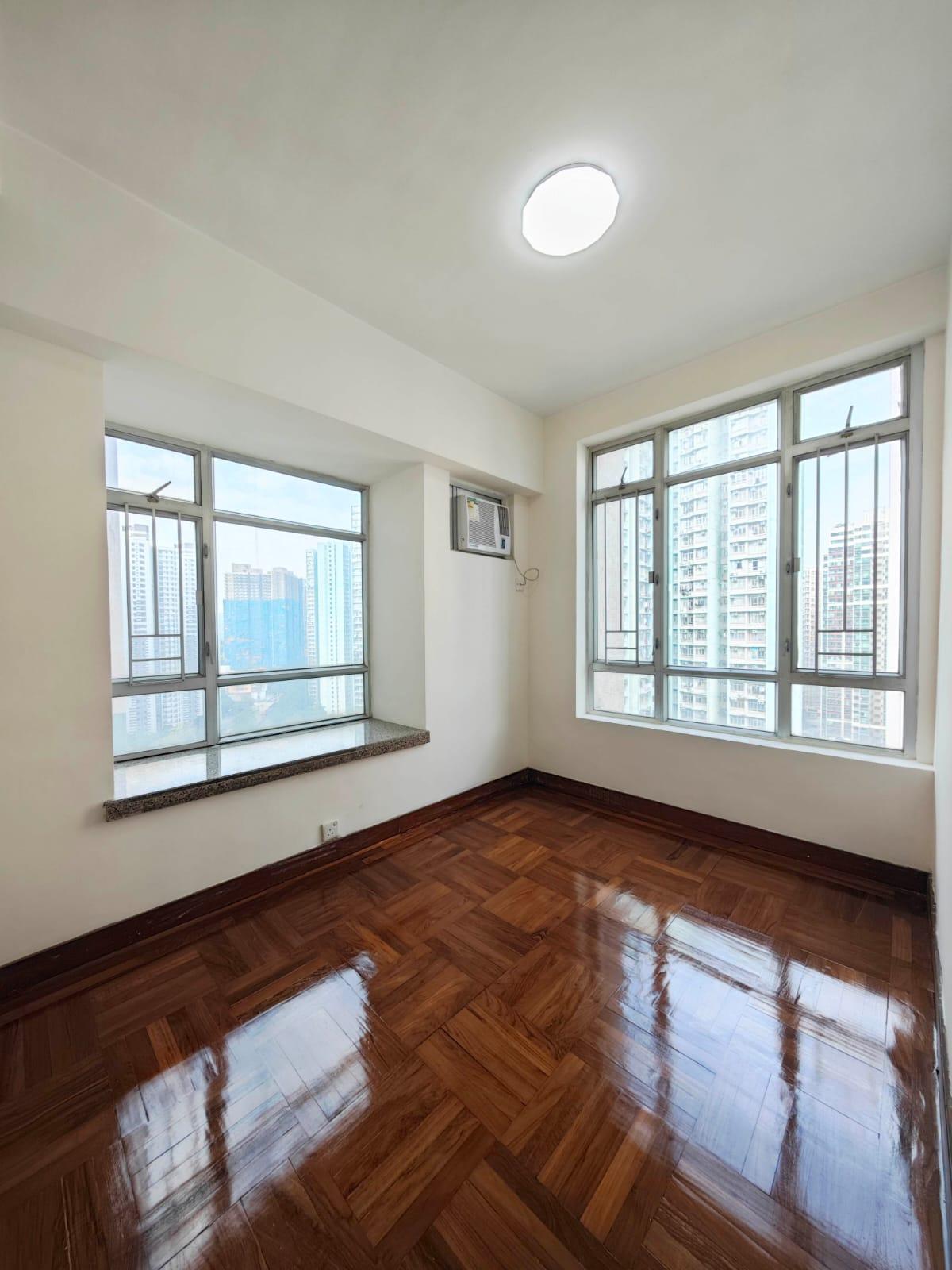 主人房設有兩邊窗,相當光猛開揚。(代理提供)