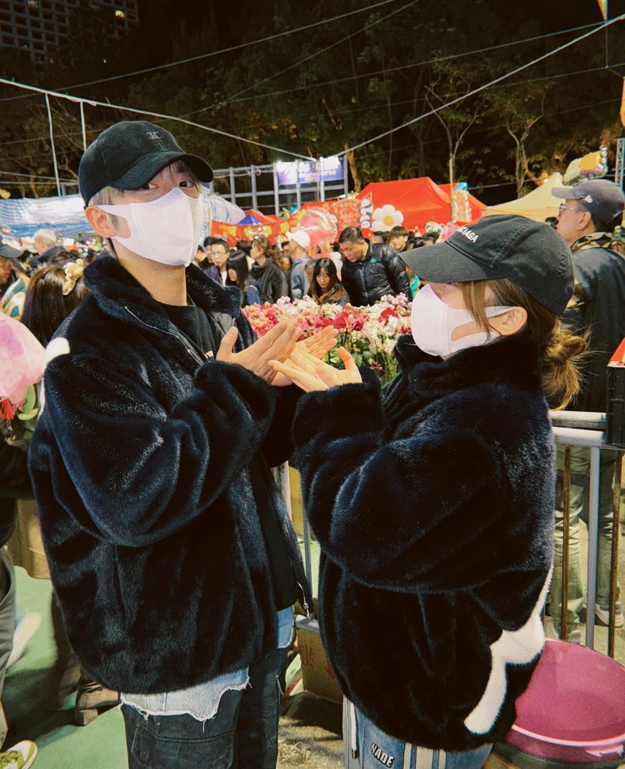 Edan和小如豬還穿上兄妹褸拍照,認真sweet到爆。