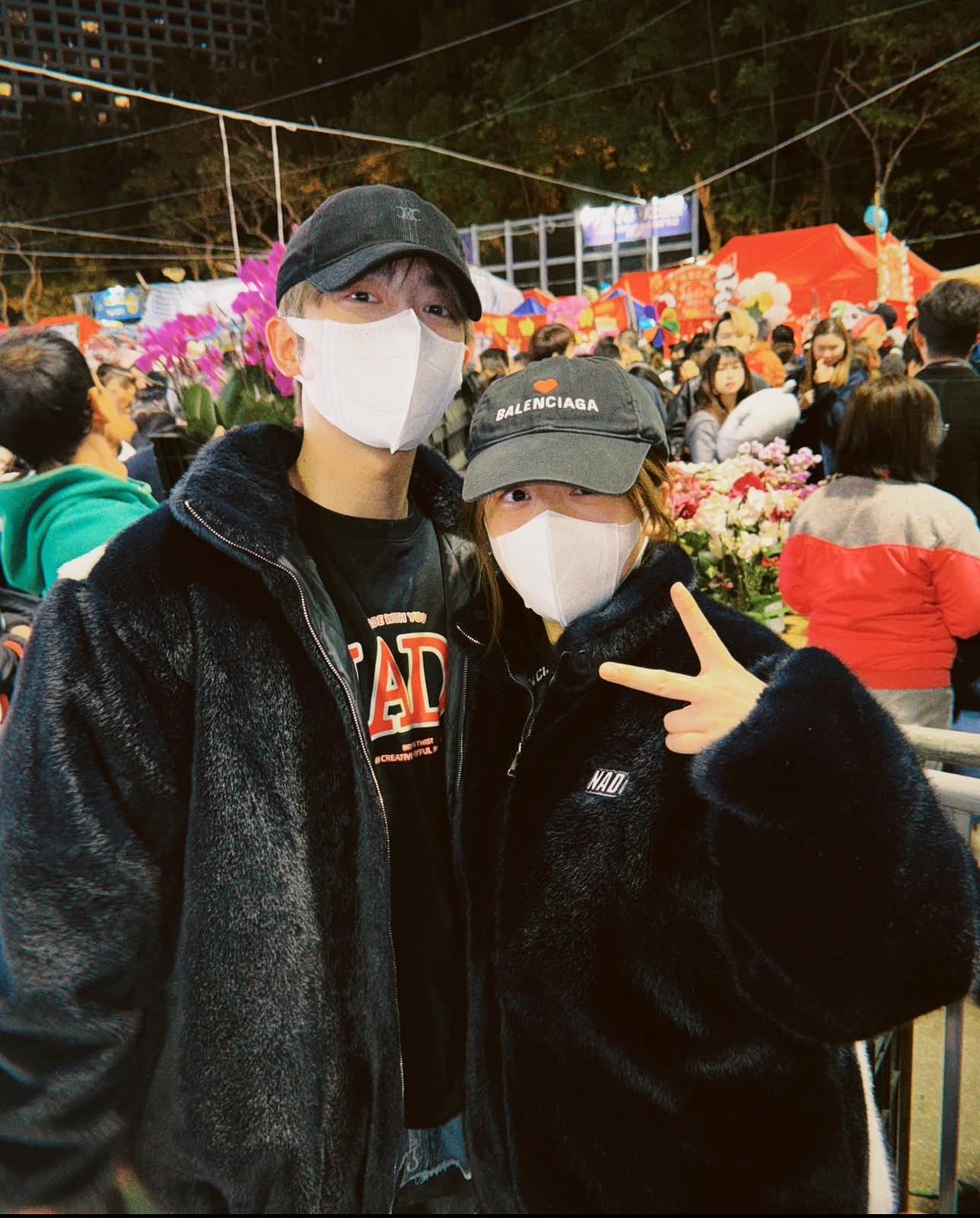 Edan和小如豬還穿上兄妹褸拍照,認真sweet到爆。