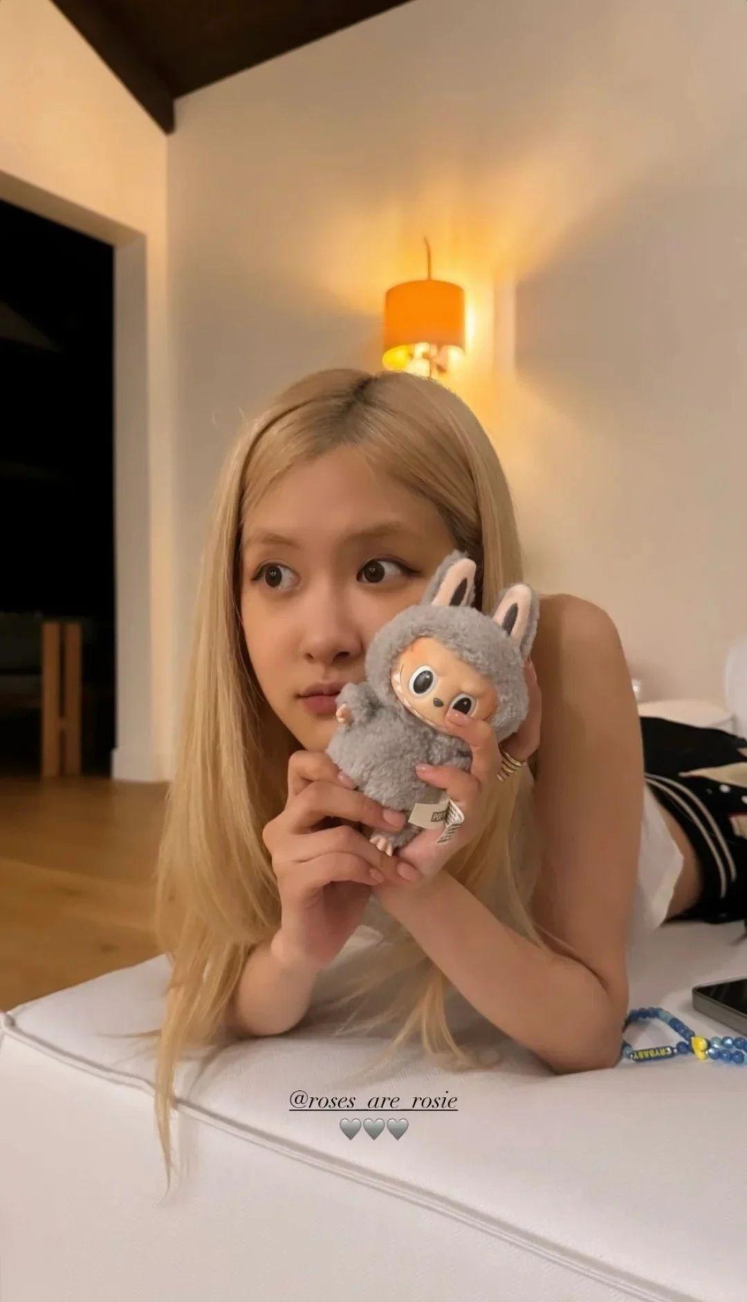 BLACKPINK成員Rose也加入粉絲行列。