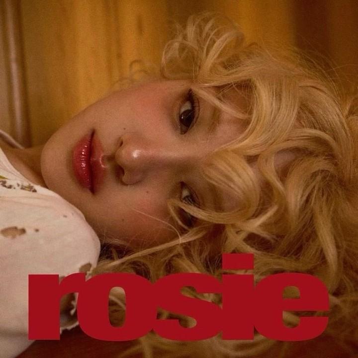 Rosé去年發行的第一張正規專輯《ROSIE》,將於6月12日推出豪華版。