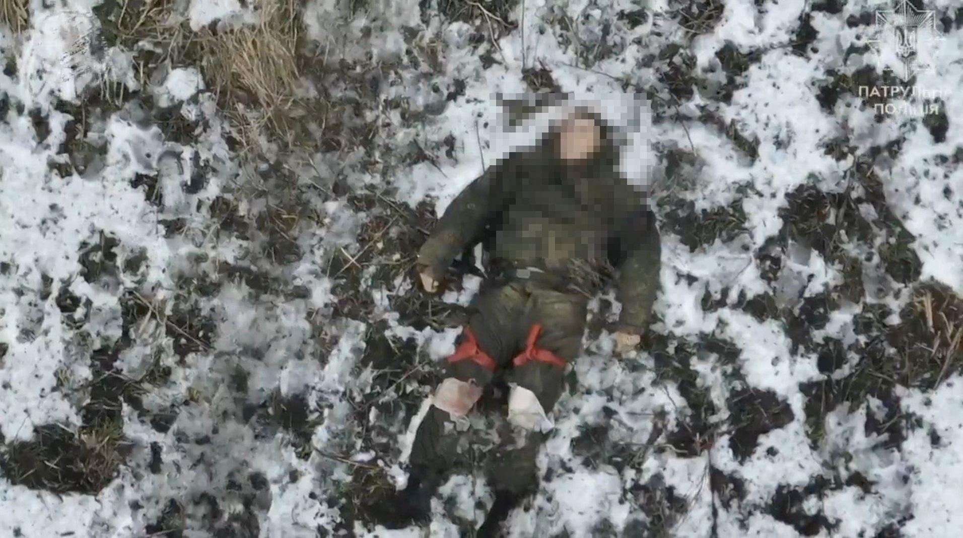 早前有片段顯示,疑似北韓士兵遭無人機擊斃。(互聯網)