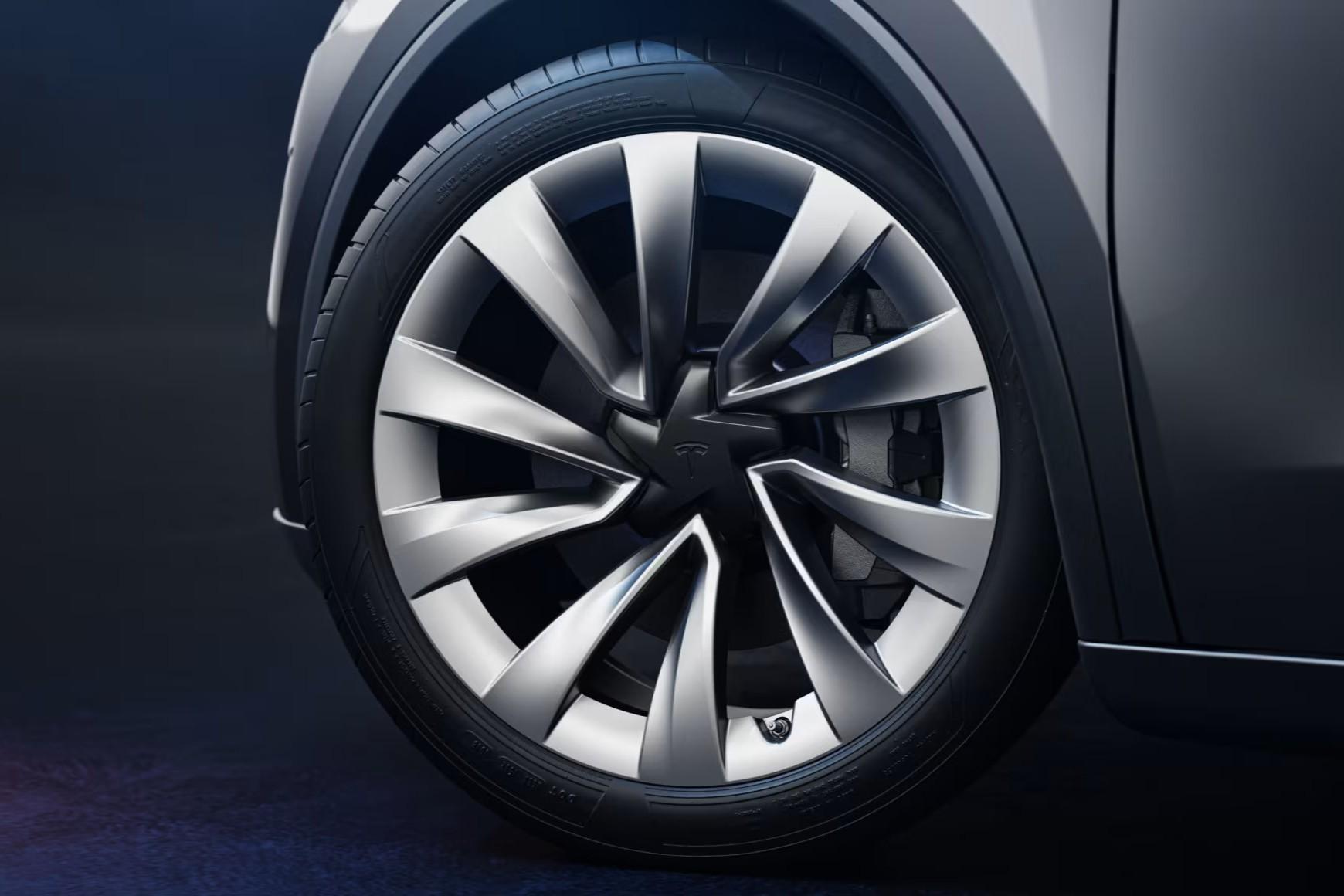 Model Y換上新款輪胎加強抓地力。