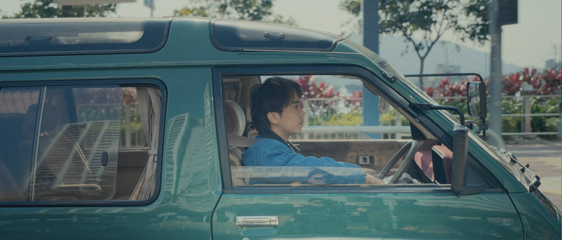 恆仔駕駛的這輛車大有來頭,原來是車齡逾30年的古董車。