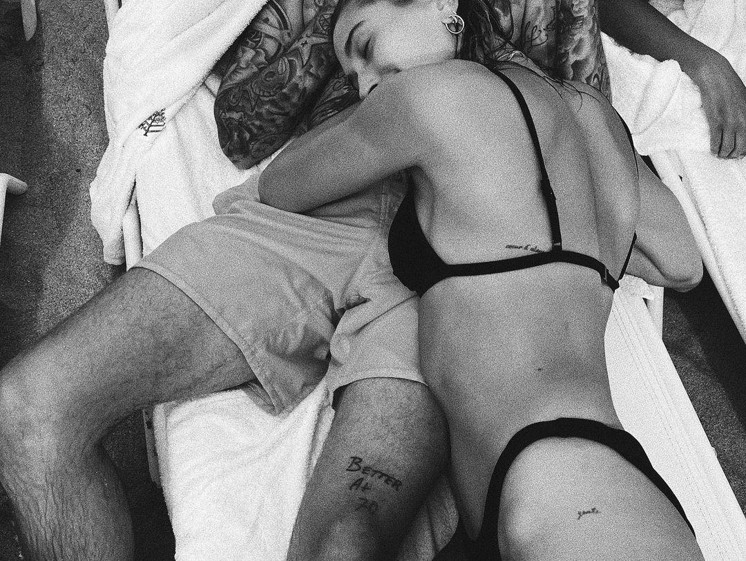 Hailey經常上載與夫的親密照來避謠。