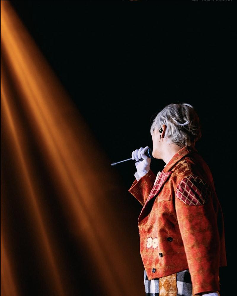 保錡於上載叻哥照片翌日刪合照並出PO回應。