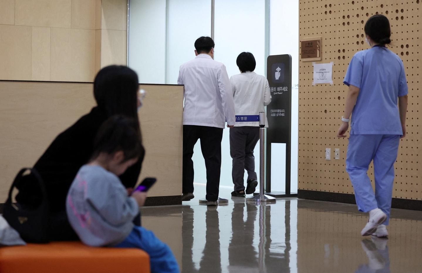 瑞典一名男子去年底在南韓因細胞壞死急需做手術,卻遭21間醫院拒收。圖為南韓醫院。(資料圖片)