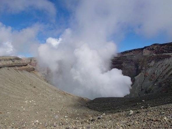 熊本縣熱門景點阿蘇火山。(互聯網)