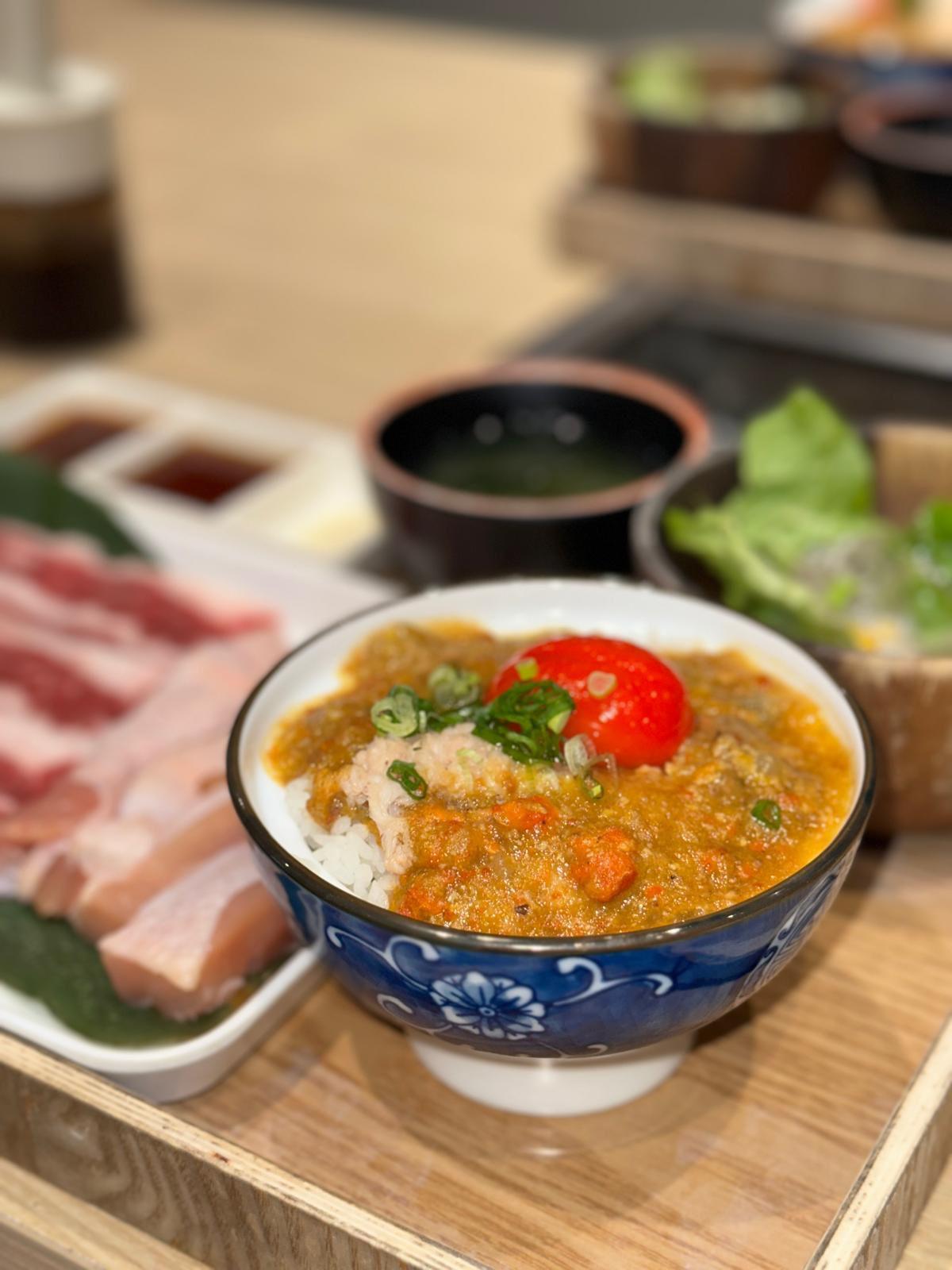 手拆純蟹粉蟹黃蘭王拌飯(任何套餐加$58),蟹粉撈蘭王蛋質感creamy稠軟,拌飯惹味。