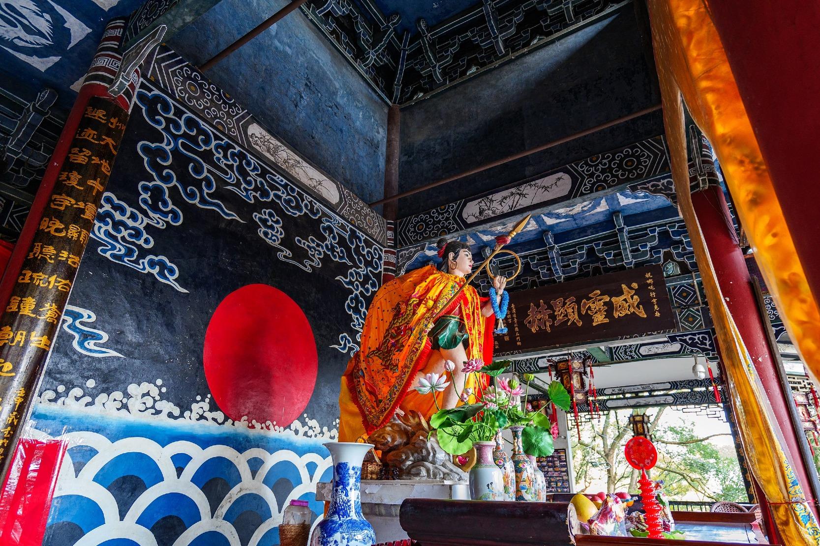 在哪吒行宮太子殿内,哪吒神像造型栩栩如生。(圖片來源:視覺中國)