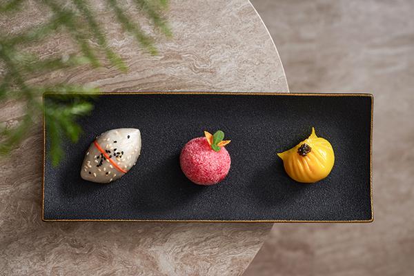 客家煎芝麻茶粿,鵝肝火鴨粿, 藏紅花筍尖蝦餃