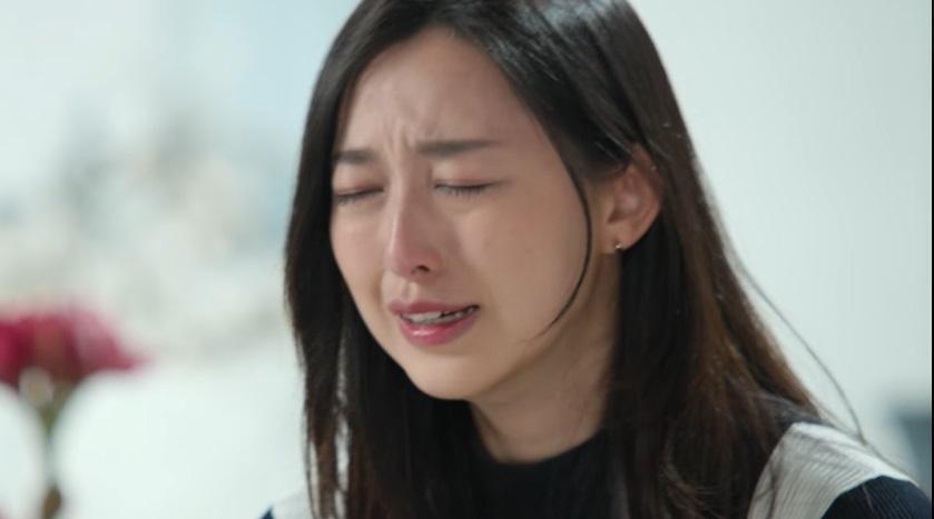 Maple曾在《以神之名:信仰的背叛》節目中痛哭,令人非常心痛。