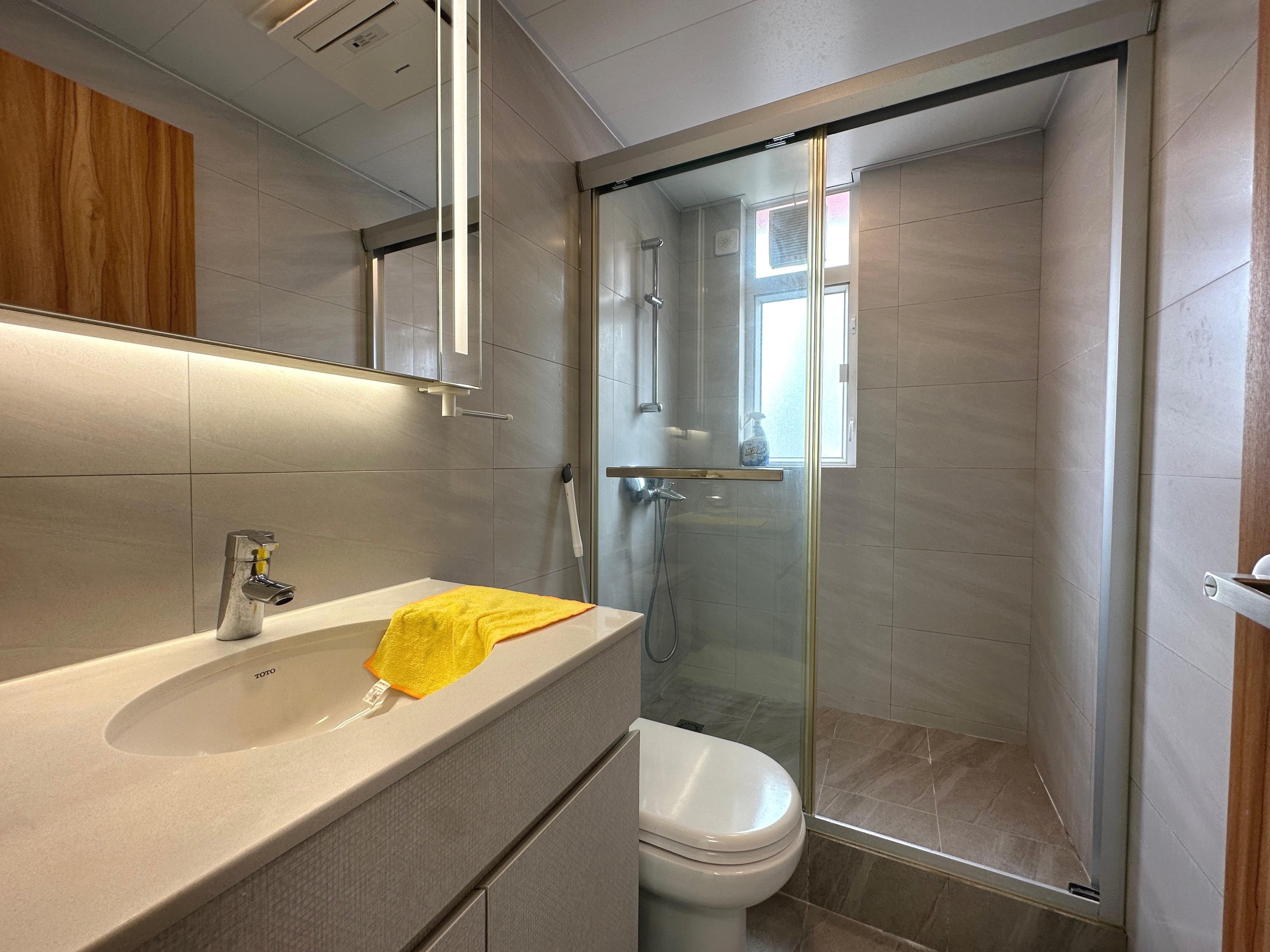 明廁浴室採企缸設計,裝修新淨。