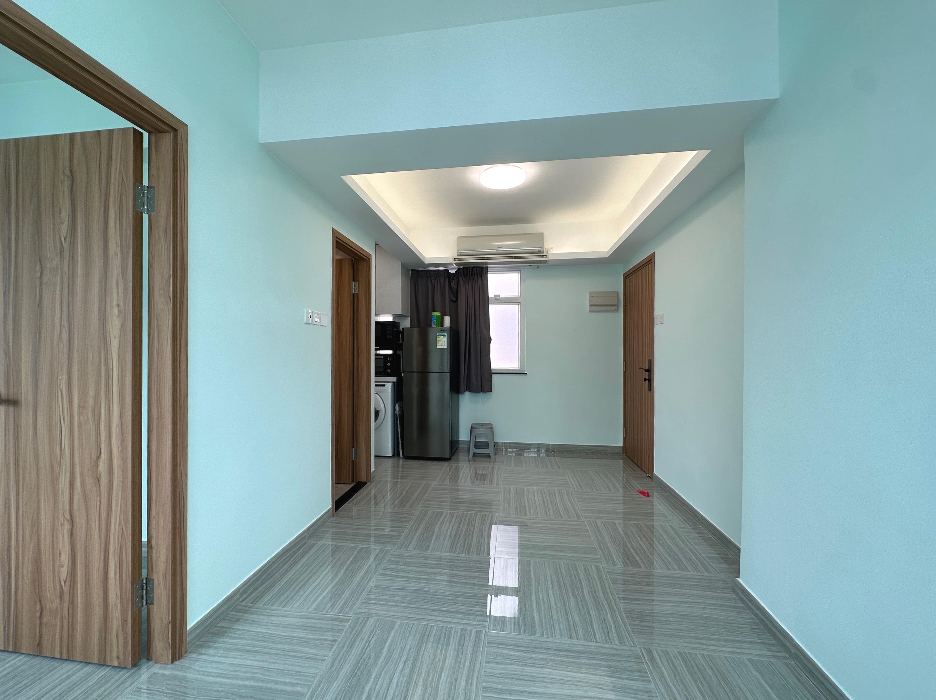 客飯廳各設窗戶,室內採光度高。