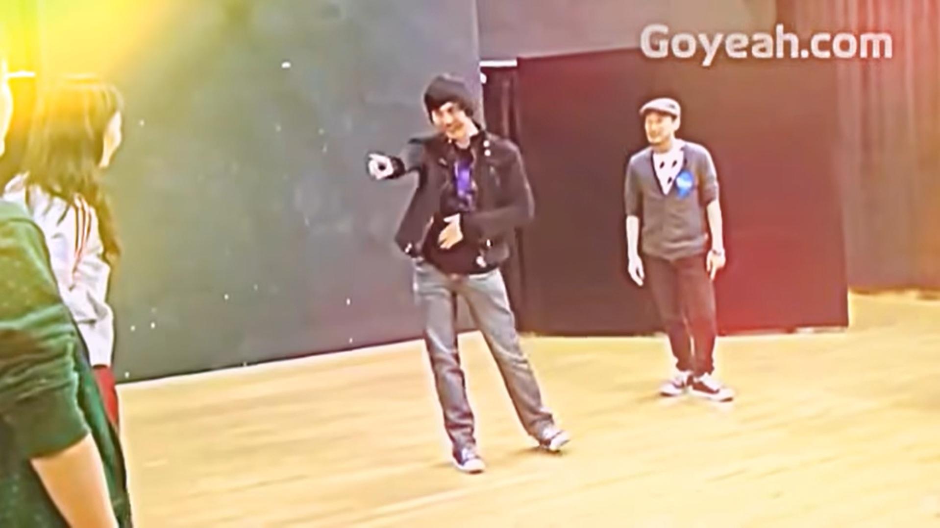 Felix阿輝在片中的轉身+自我介紹,令他在網上紅足12年。