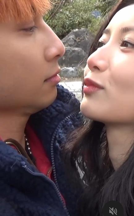 Jessica與Billy Choi遊日態度非常親暱。