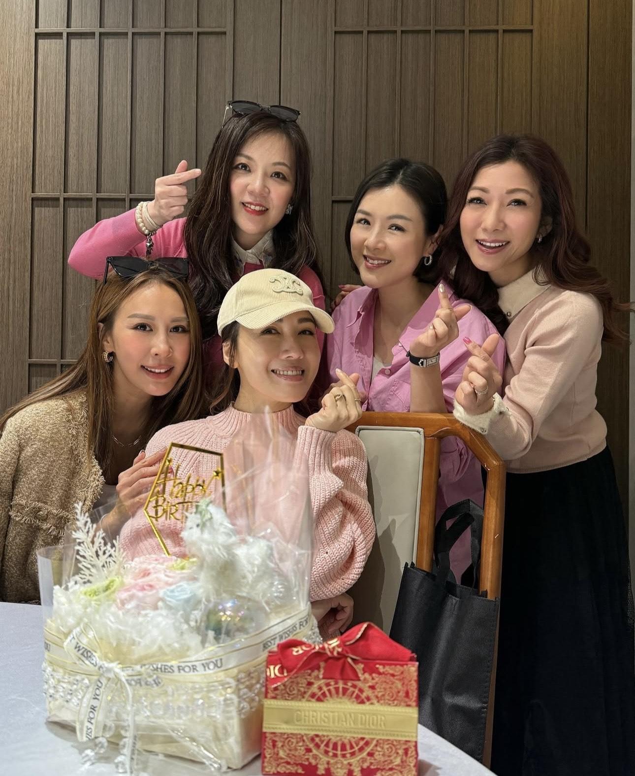 李施嬅回復單身首個生日 ,有好姊妹陪伴。