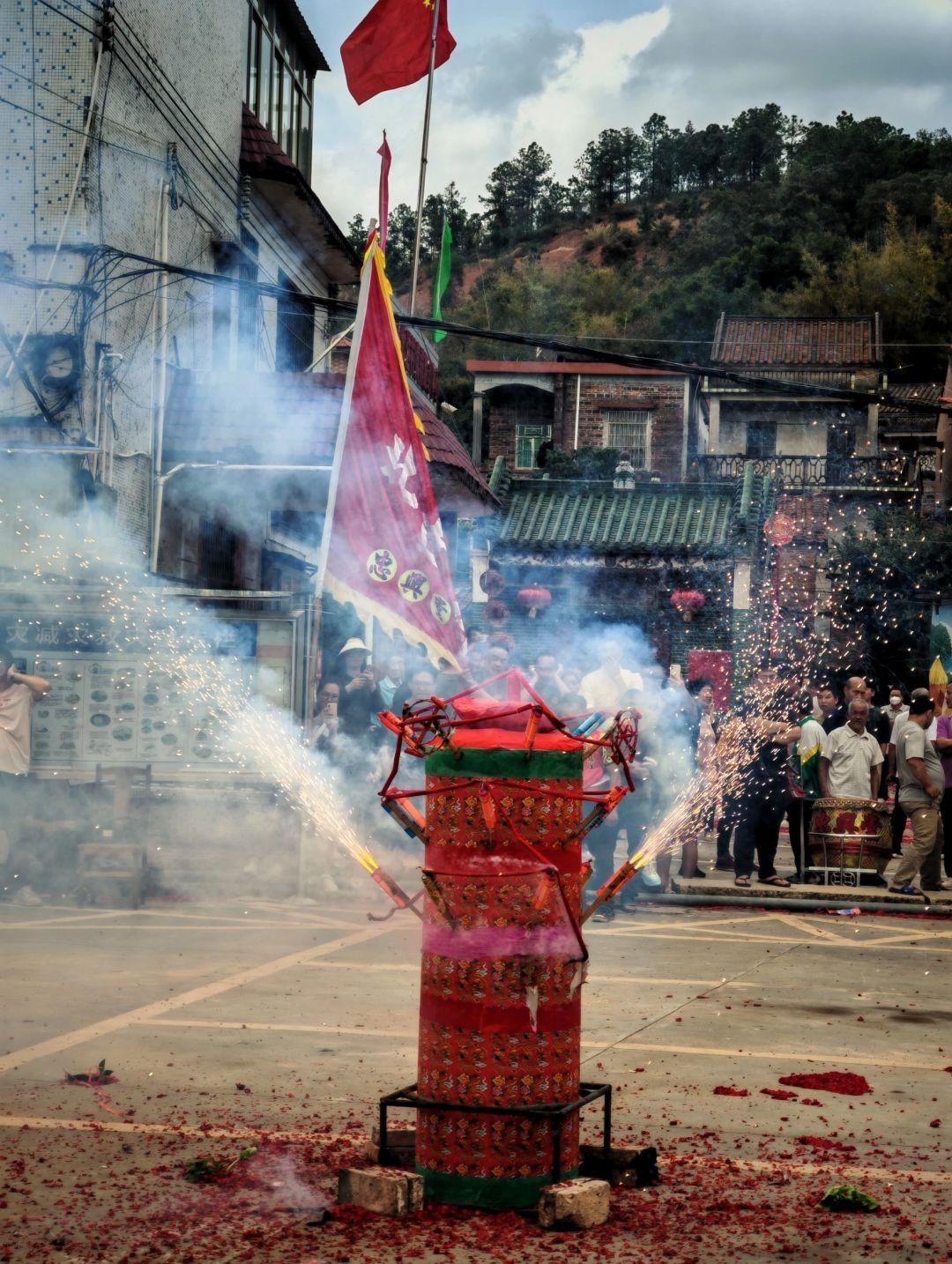 (圖片來源:看看江門北達村搶花炮@小紅書)