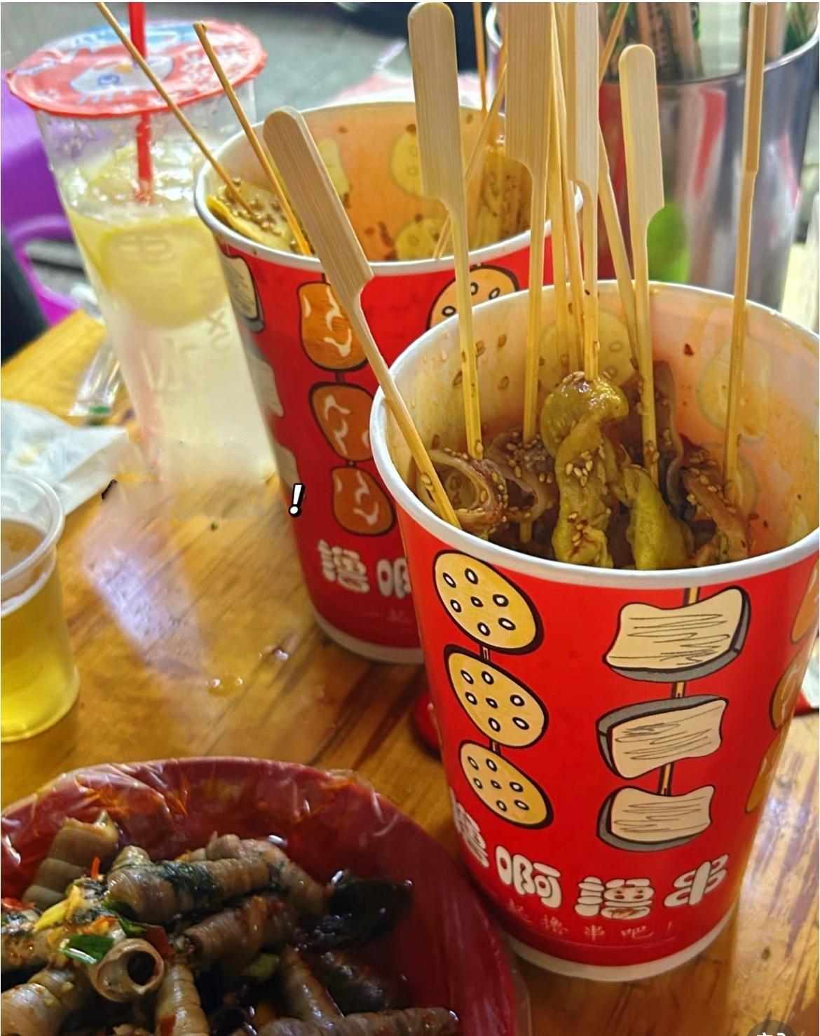 在深圳寶安鹽田美食街內,串燒十分多,而且價錢便宜。(網上圖片)