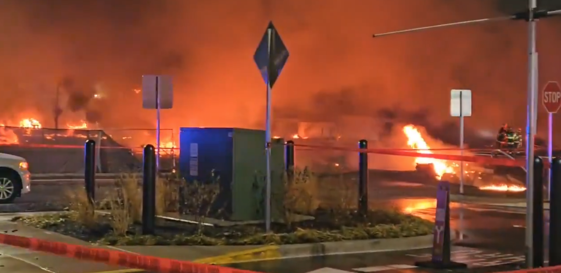 美國費城小型飛機墜毀,最少造成6人死亡(X截圖)