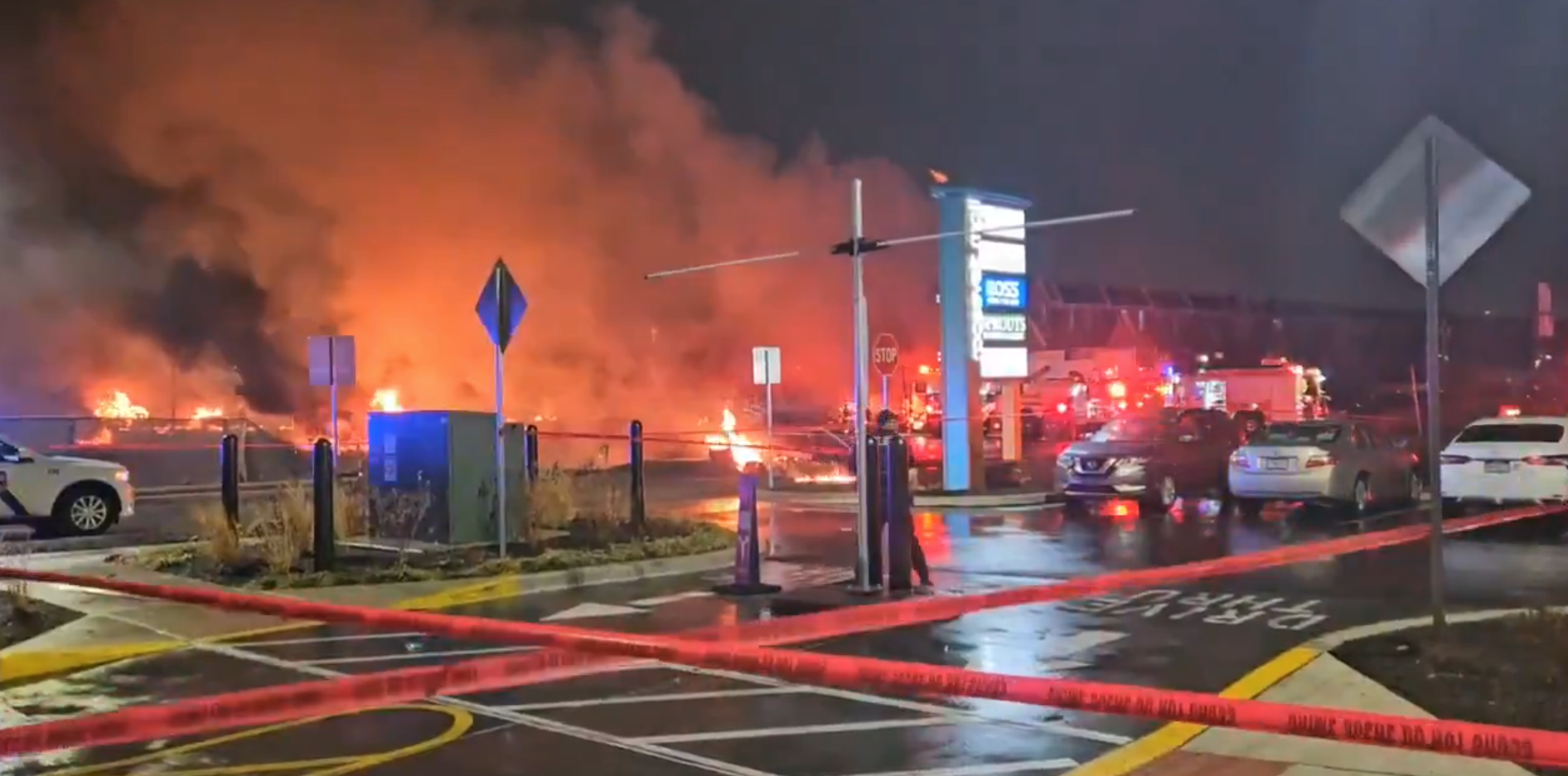 美國費城小型飛機墜毀,最少造成6人死亡(X截圖)