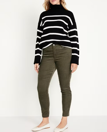 Old Navy的綠色牛仔褲。(互聯網)