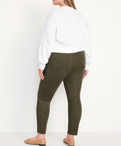 Old Navy的綠色牛仔褲。(互聯網)