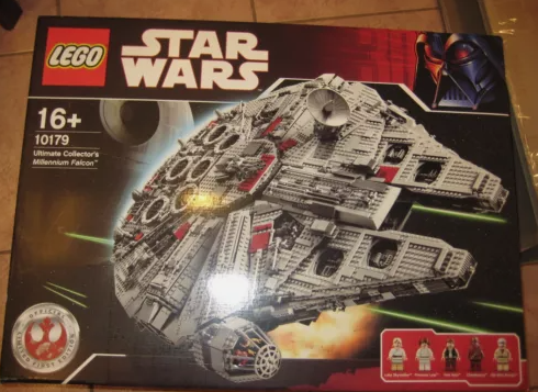 「Lego Star Wars Ultimate Collectors Millenium Falcon」