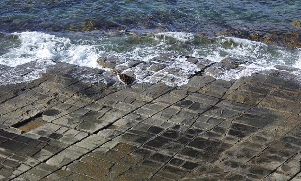 澳洲塔斯曼尼亞亦方形結構,是自然而成。(互聯網)