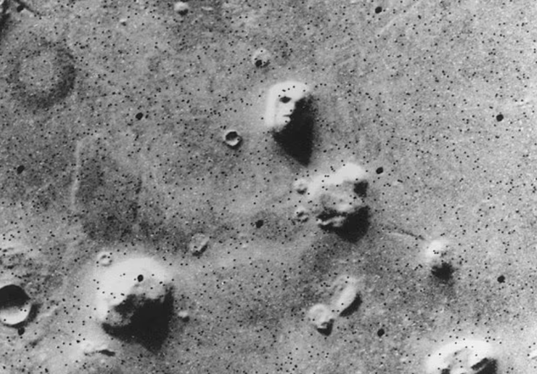 NASA的維京1號軌道衛星曾於1976年7月拍到一張照片,被稱為「火星人臉」。(互聯網)
