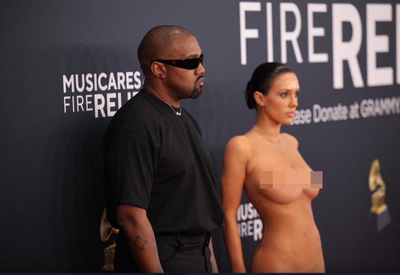 Kanye West太太Bianca穿全透視連身裙,沒有打底,跟全裸沒大分別。