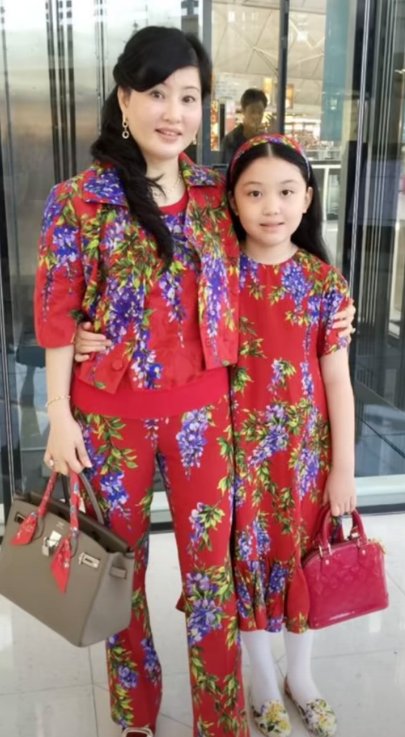 蔡天鳳媽媽亦公開數十張照片,分享幼女成長過程,當中有很多母女合照,再配上《明天會更好》的歌曲。(蔡天鳳媽媽@抖音)