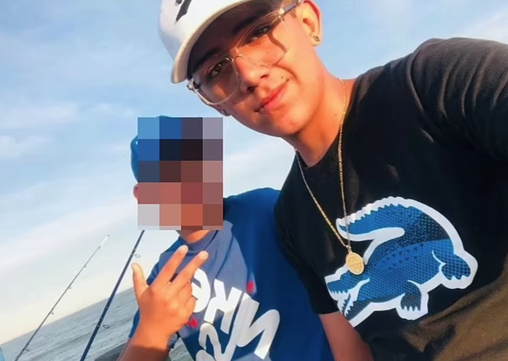 被擊斃的15歲少年。(互聯網)