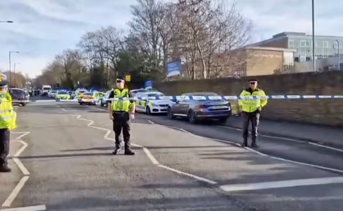 案發後校園一度封鎖。(互聯網)