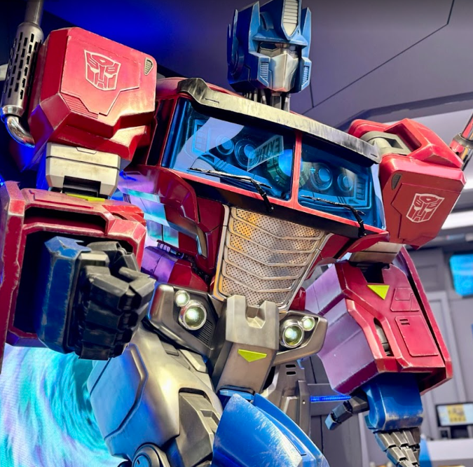 全球首間以變形金剛為主題餐廳、2023年開業的「Transformers The ARK」宣布2月8日搬遷在銅鑼灣唯一分店(網上圖片)