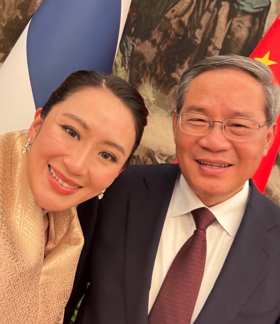 泰國女總理佩通坦於上周六(8日)結束訪華行程返回曼谷。她在社交平台上感謝中方的熱情款待,並大晒旅程多張自拍照片,包括與中國國務院總理李強的合影(IG)