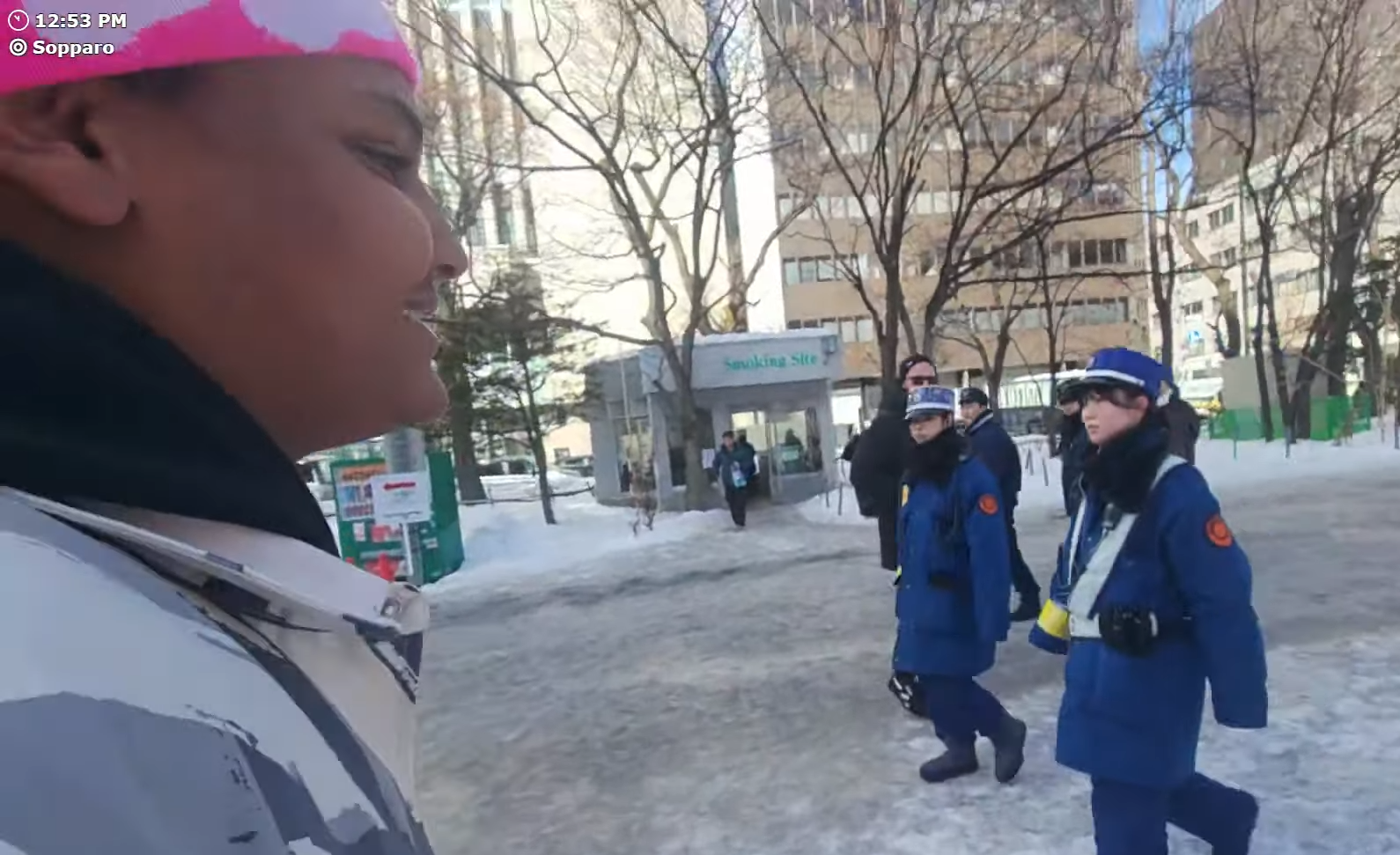 兩名德國遊客曾試圖找警察阻止DBR6。(影片截圖)