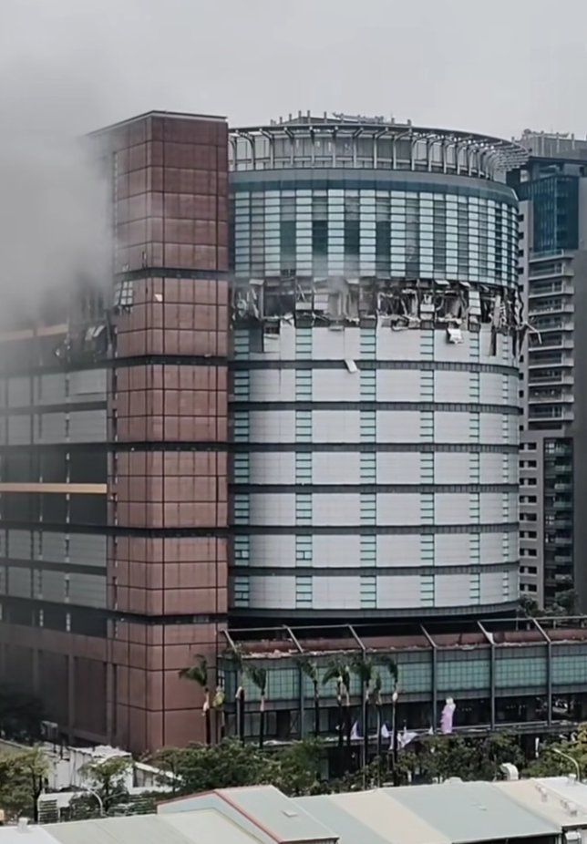 台灣台中市新光三越百貨發生氣爆(影片截圖)