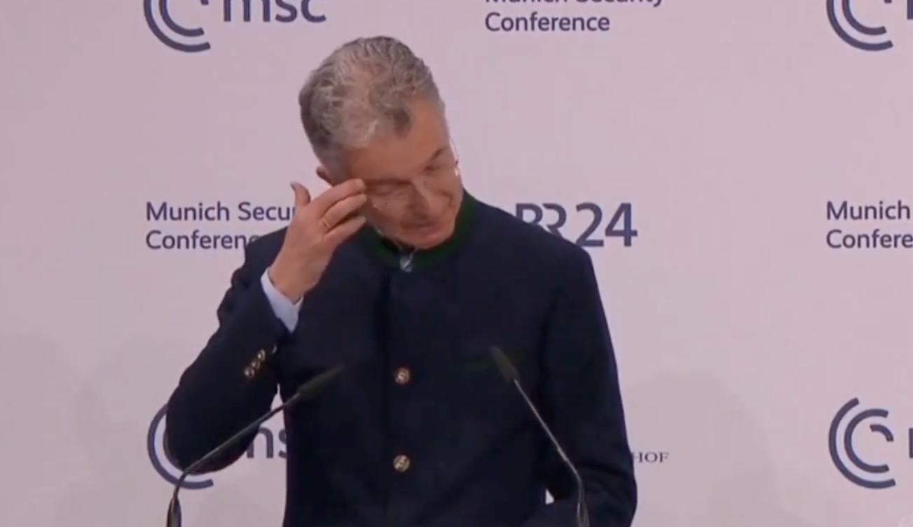 慕尼黑安全會議大會主席、德國資深外交官霍伊斯根在閉幕致詞時落淚。(互聯網)
