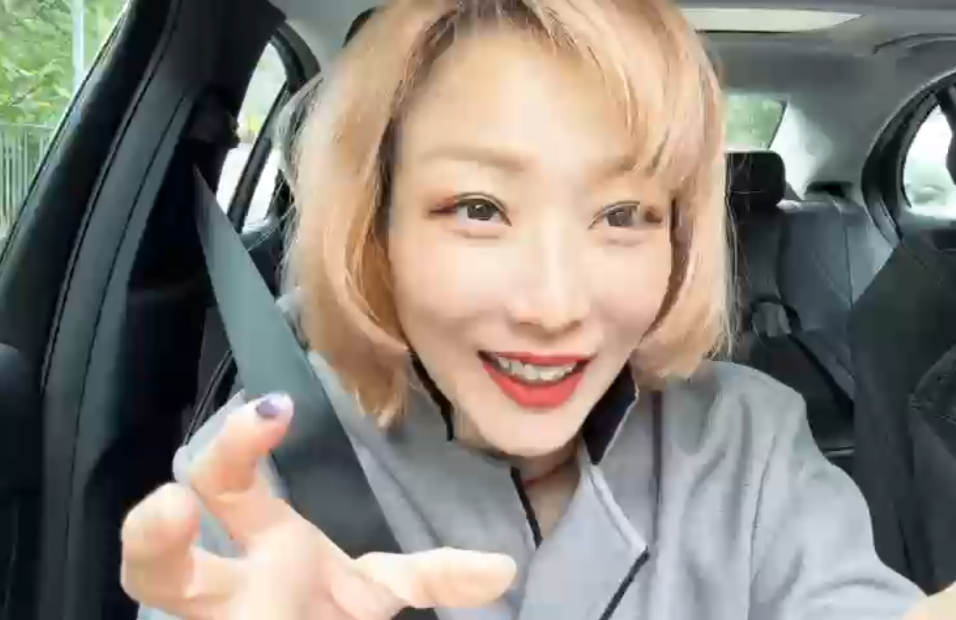 鄭秀文興奮宣布澳門演唱會搭建四面台開騷。