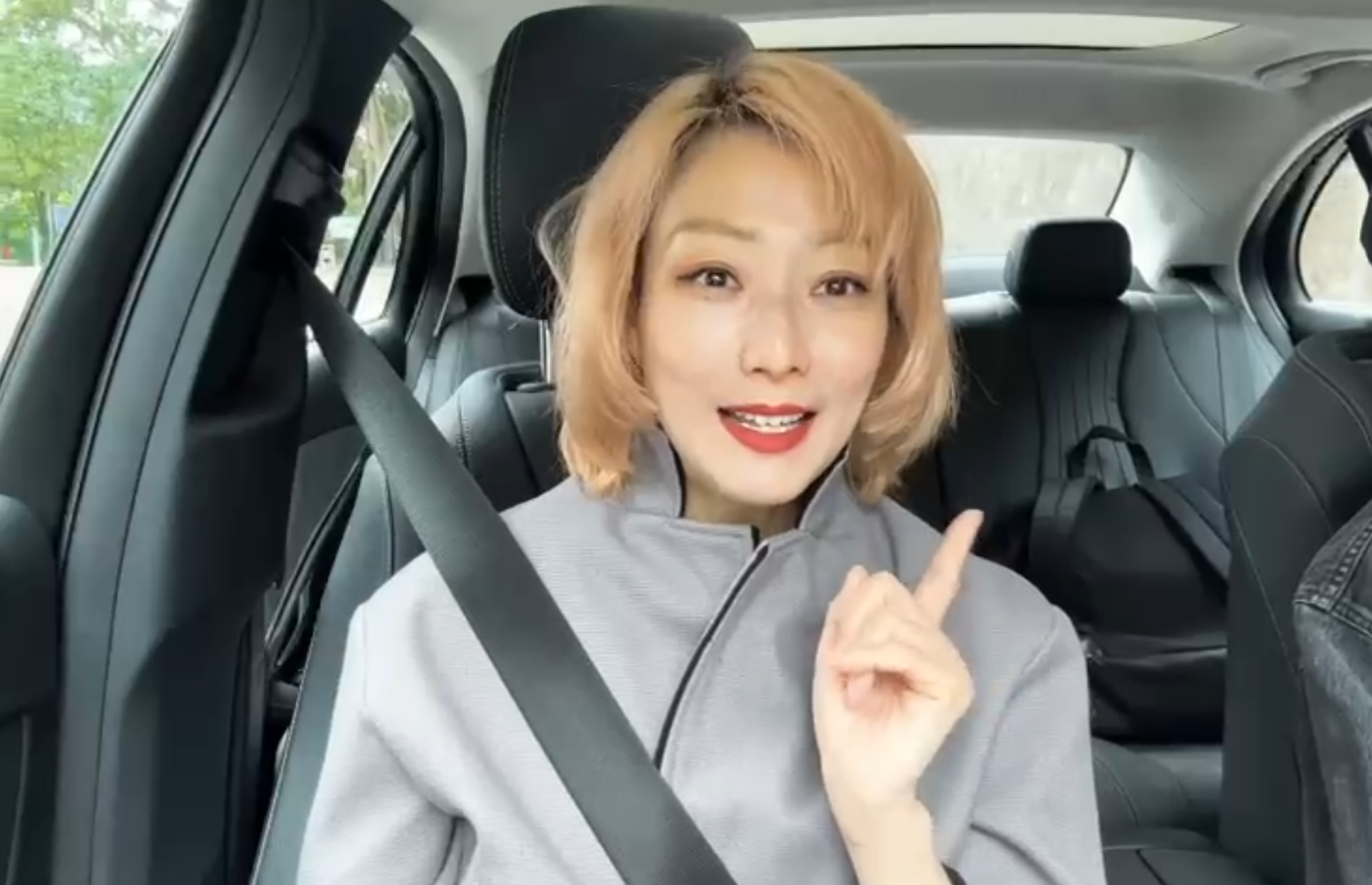 鄭秀文宣布5月舉行澳門演唱會。